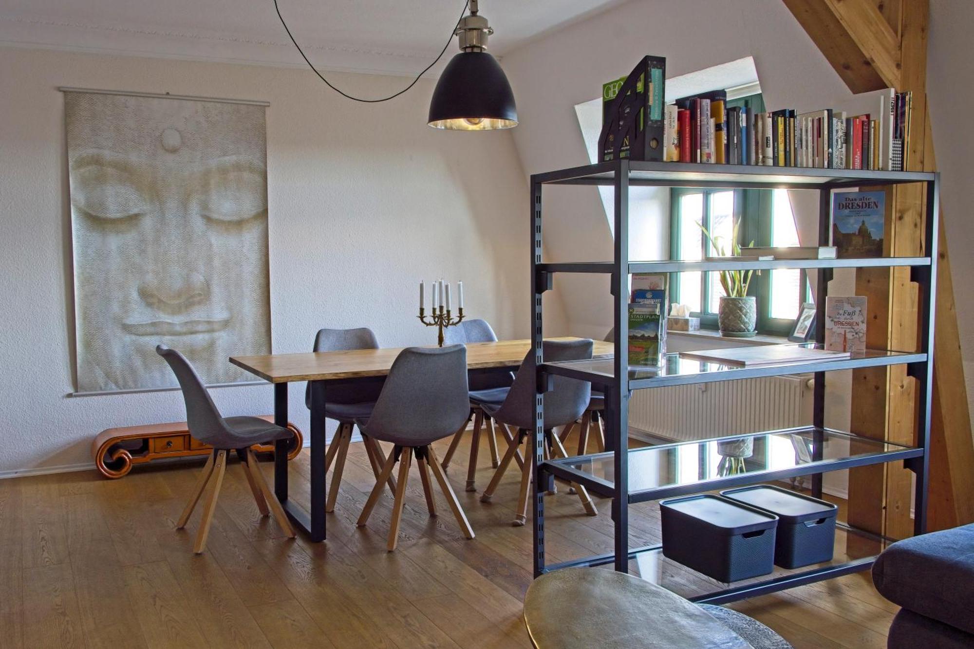 Neustadt-Aussicht - Grosse Wohnung Mit Balkon Dresden Exterior photo